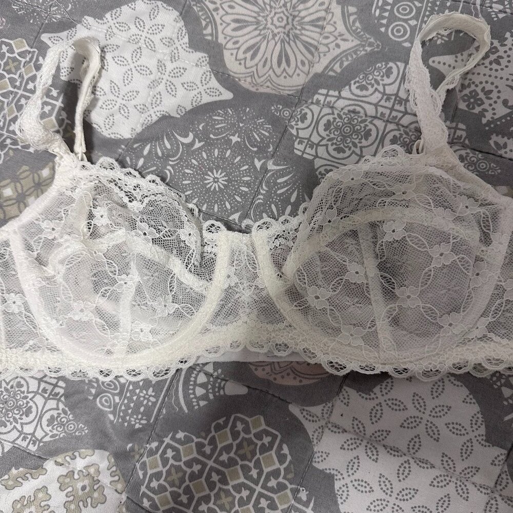 Intimissimi Women's Balconette Bra White Size 36B NWOT